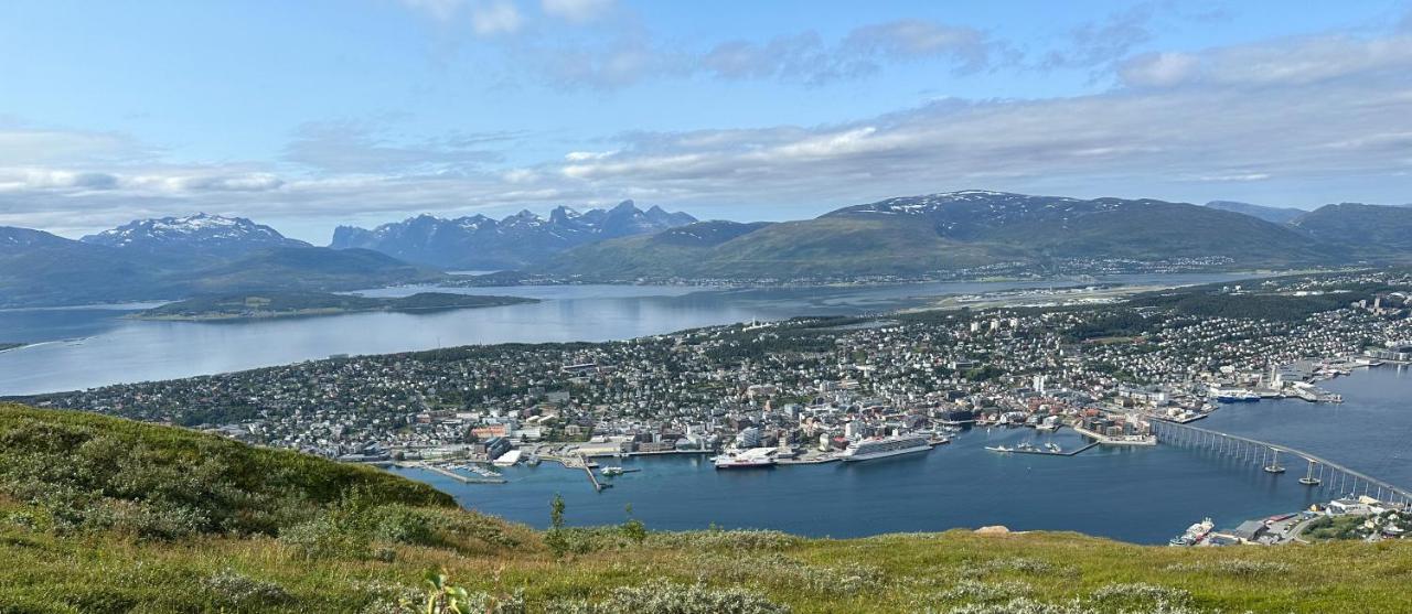 Tromsdalen Aurora Apartments ทรอมโซ ภายนอก รูปภาพ