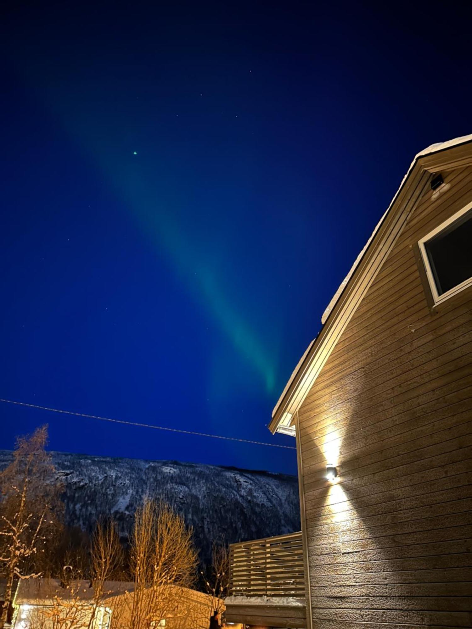 Tromsdalen Aurora Apartments ทรอมโซ ภายนอก รูปภาพ